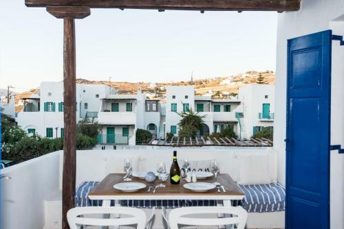 Glamorous 2br Villa In Ornos With Amazing Sea View!