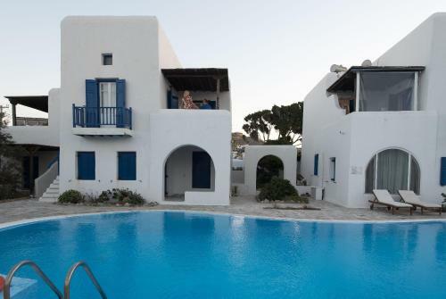 Glamorous 2br Villa In Ornos With Amazing Sea View!