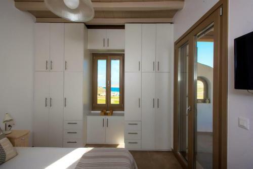 Villa Mykonos Bible 20