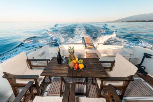 Vanilia Yacht Mikonos