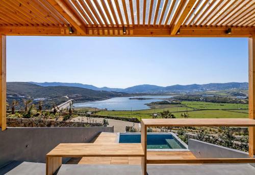 Hotel Panormos Bay Suites