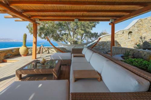Black Diamond Luxurious Villa Mykonian Blue