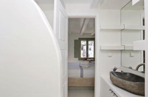 Sensation Three Level Villa In Mykonos Town