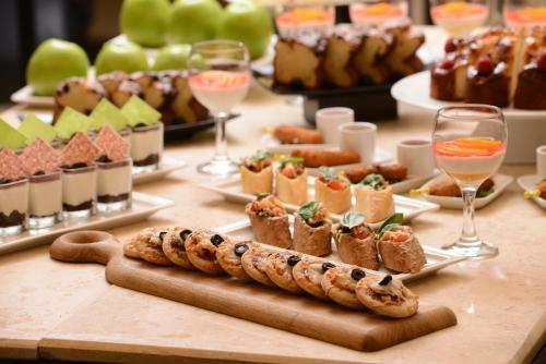 Hotel Raouche Arjaan By Rotana