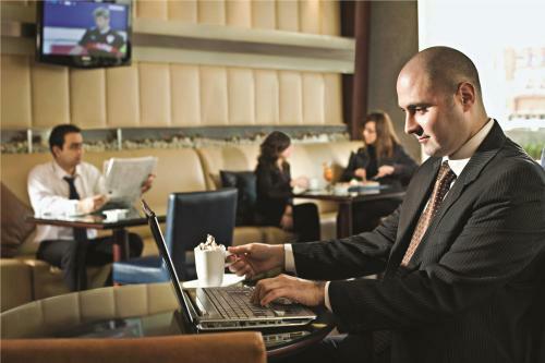 Hotel Raouche Arjaan By Rotana