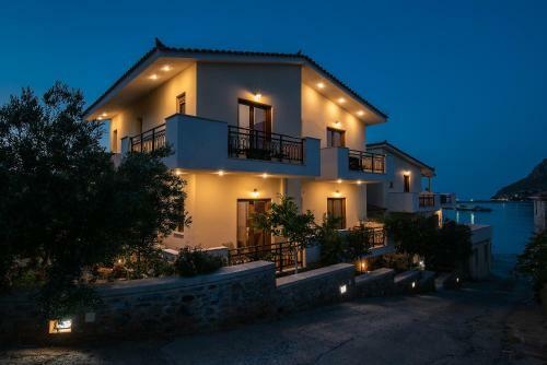 Hostal Cyrenia Guesthouse