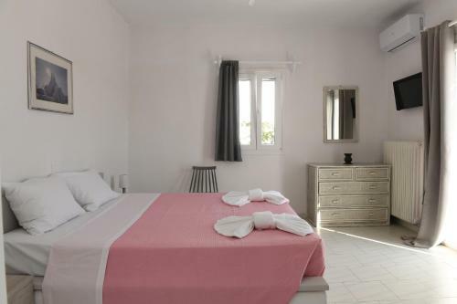 Cycladic House At The Suburbs Of Naousa