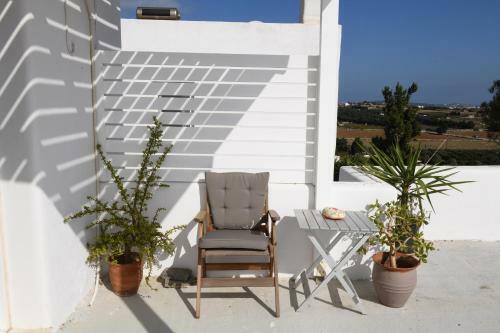 Cycladic House At The Suburbs Of Naousa