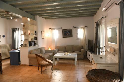 Cycladic House At The Suburbs Of Naousa