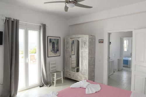 Cycladic House At The Suburbs Of Naousa