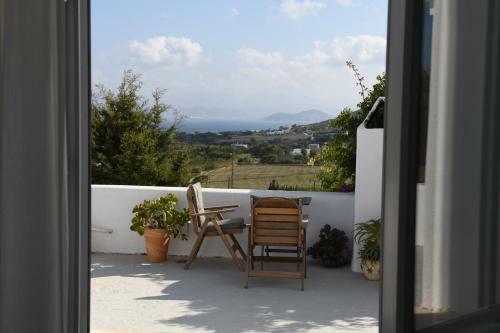 Cycladic House At The Suburbs Of Naousa