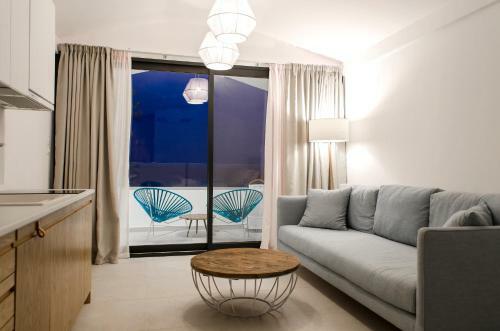 Hostal Thea Suites