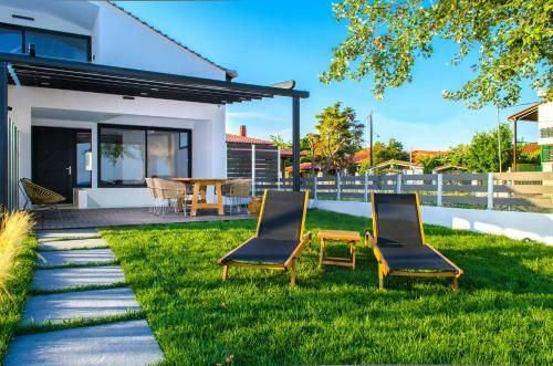 Hostal Thea Suites