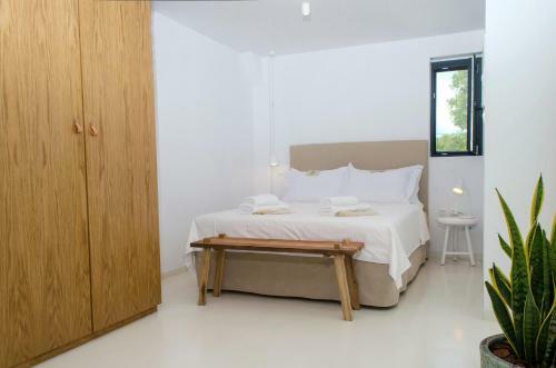 Hostal Thea Suites