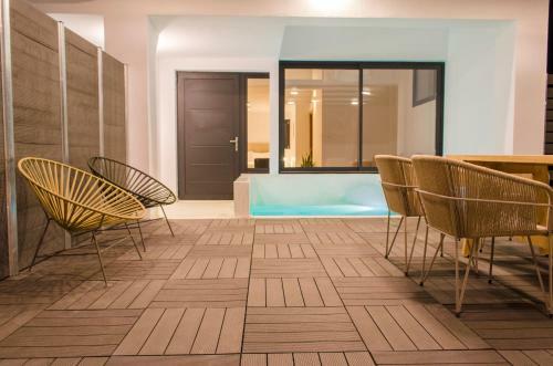 Hostal Thea Suites