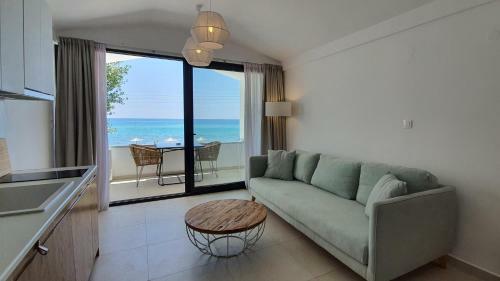 Hostal Thea Suites