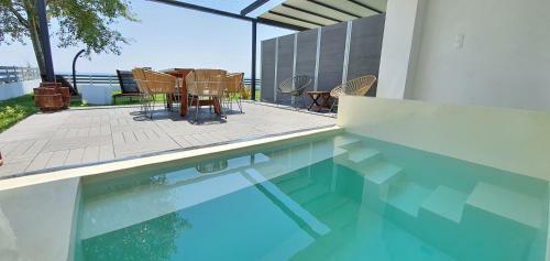Hostal Thea Suites