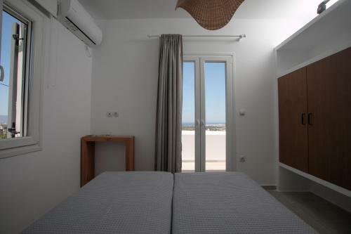 Naxos Infinity Villa And Suites
