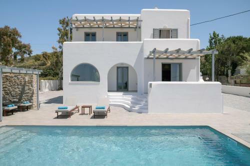 Naxos Infinity Villa And Suites