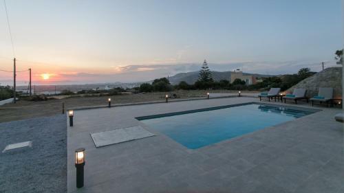 Naxos Infinity Villa And Suites