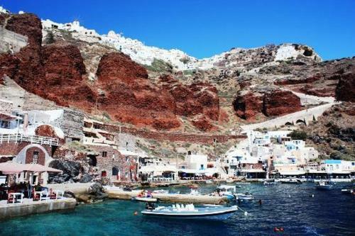 Fisherman's Nest In Ammoudi Bay/oia