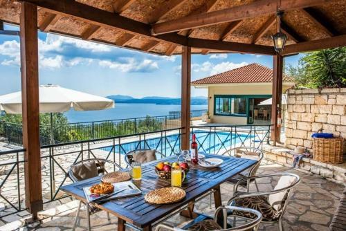 Apolysoi Villa Sleeps 8 Air Con Wifi