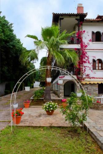 Posada Elia Beach Apartments