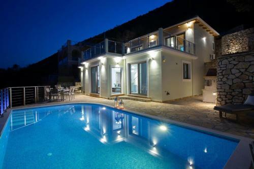 Villa Crystal
