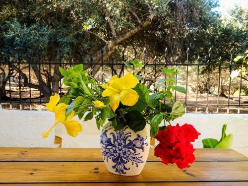 Tranquil Holiday Home In Palaiochora Near Seabeach