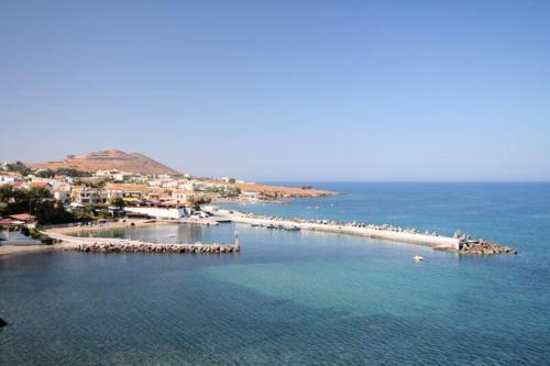 Inviting Arokaria Apartment In Panormo