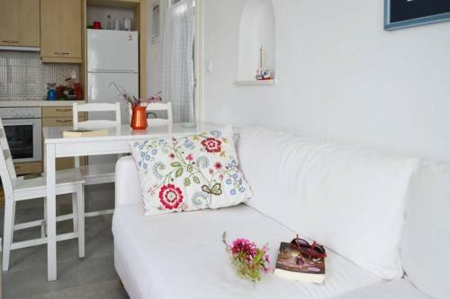 Fairy-tale Seafront Cycladic Home