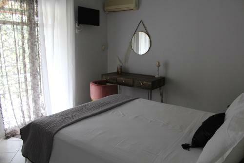 Paxos Rock Apartments