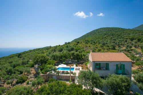 Perachori Villa Sleeps 6 Pool Air Con Wifi