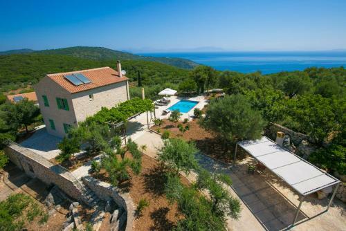 Perachori Villa Sleeps 6 Pool Air Con Wifi