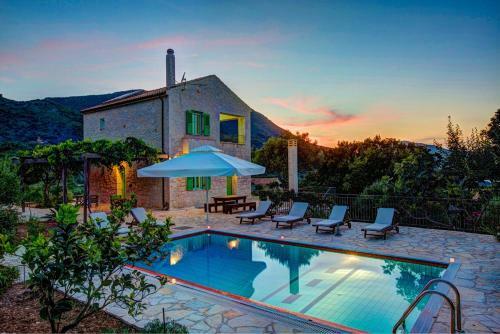 Perachori Villa Sleeps 6 Pool Air Con Wifi