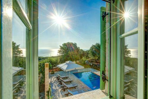 Perachori Villa Sleeps 6 Pool Air Con Wifi