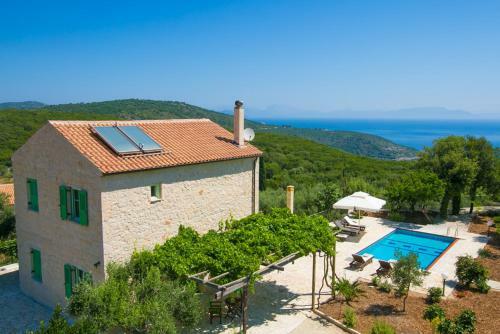 Perachori Villa Sleeps 6 Pool Air Con Wifi