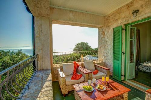 Perachori Villa Sleeps 6 Pool Air Con Wifi