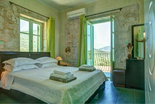 Perachori Villa Sleeps 6 Pool Air Con Wifi