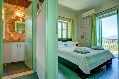 Perachori Villa Sleeps 6 Pool Air Con Wifi
