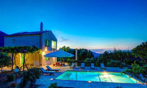 Perachori Villa Sleeps 6 Pool Air Con Wifi