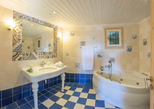 Pigadisanoi Villa Sleeps 8 With Pool Air Con And Wifi