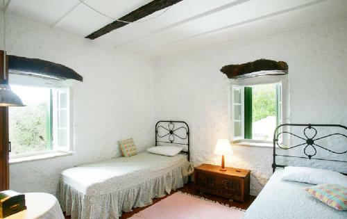 Pigadisanoi Villa Sleeps 8 With Pool Air Con And Wifi
