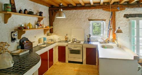 Pigadisanoi Villa Sleeps 8 With Pool Air Con And Wifi