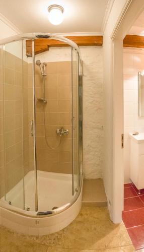Pigadisanoi Villa Sleeps 8 With Pool Air Con And Wifi