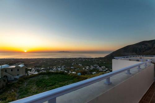 Dreamstate Cycladic Apartment