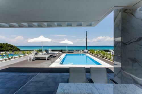 Crystal Villas & Suites