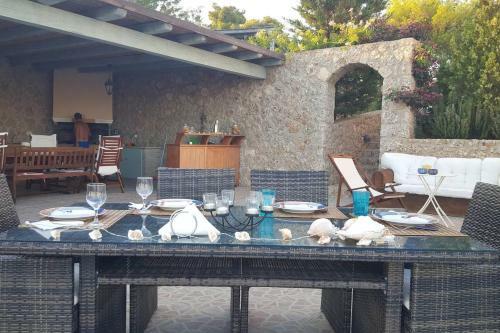 Luxurious Cosy Villa Breathtaking Seaview Pool