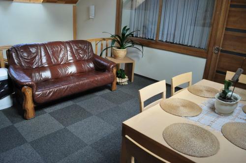 Hostal Molo U?eiga Inn