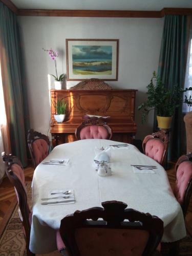 Home Hotel